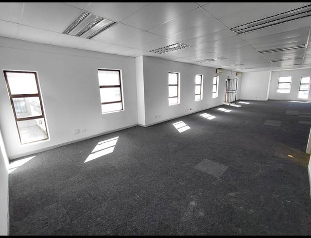 176M² OFFICE TO LET IN RANDJESPARK